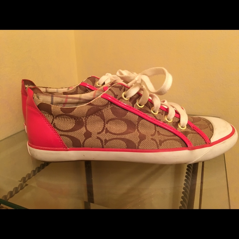 Woman’s coach sneakers size 8 1/2